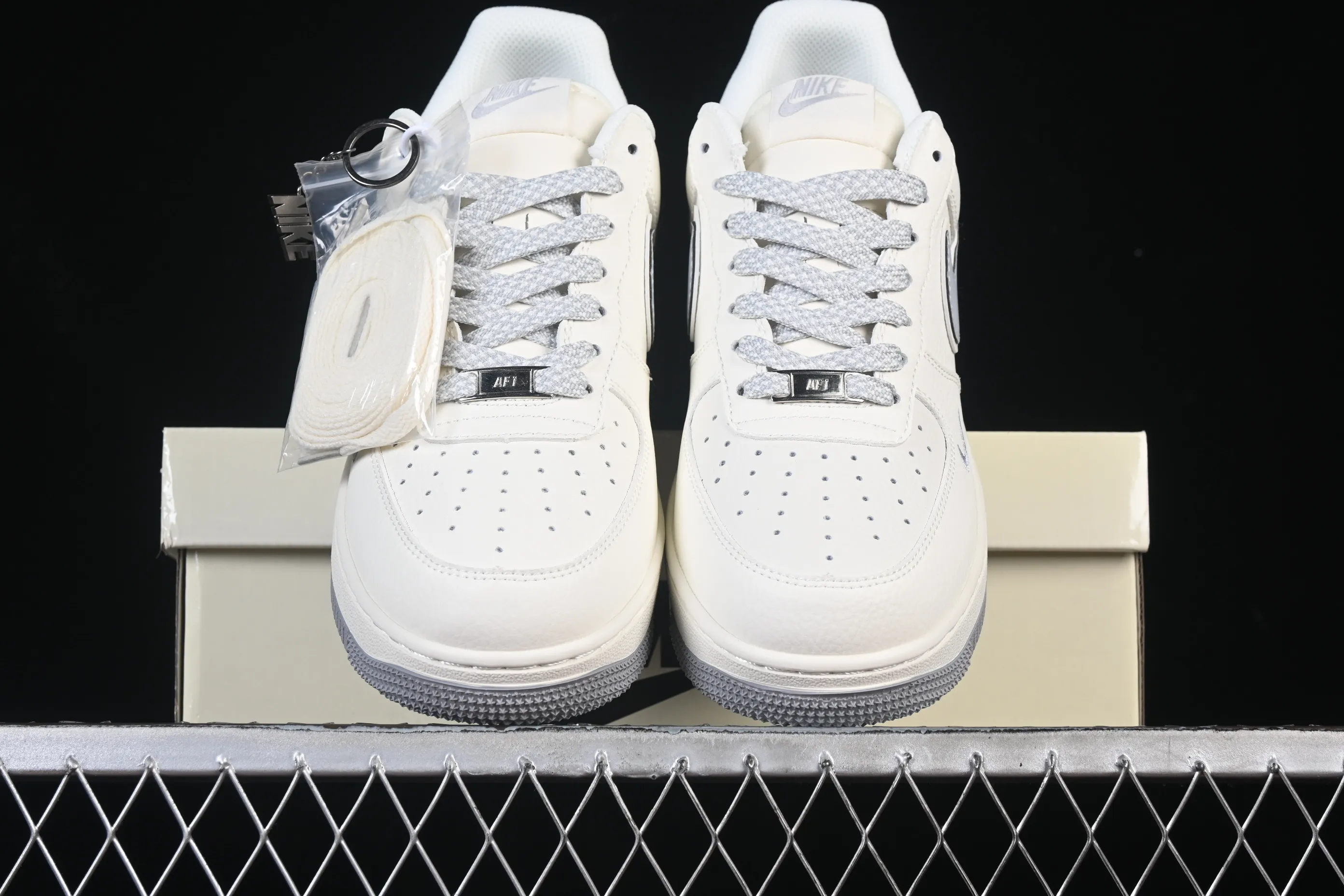 All Categories Nk Air Force 1 Air Force Series Nk Air Force 1 Low Air Force Low Nike Air Force 1'07 Low Gray Label Air Force One Low Casual Shoes CS5288-042